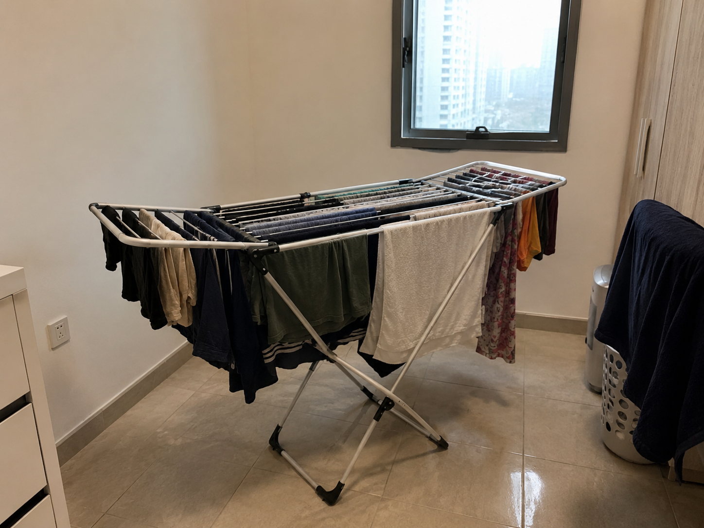 drying laundry indoors UAE apartment humidity mold risk.